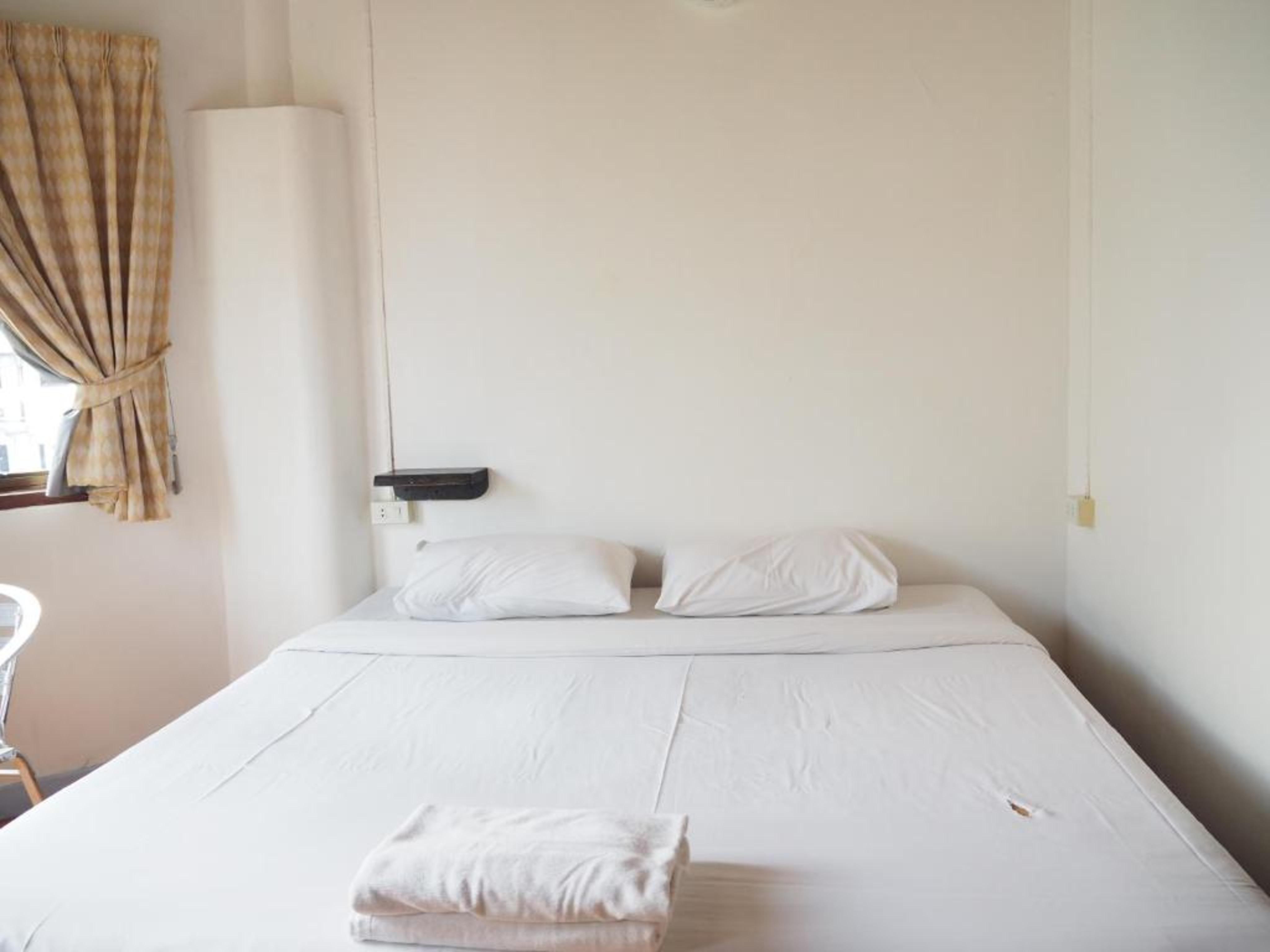 Relax Guesthouse Patong Luaran gambar
