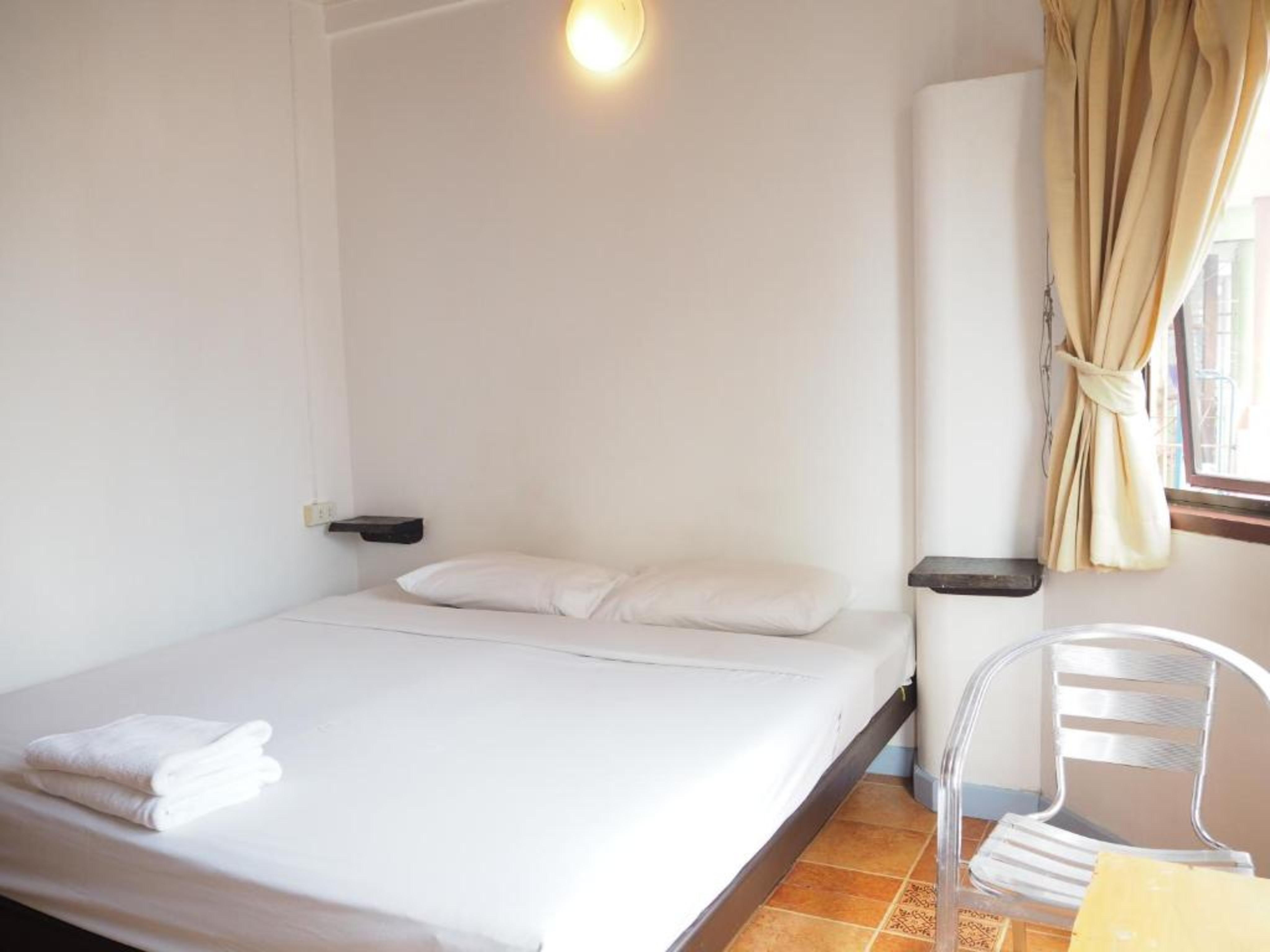 Relax Guesthouse Patong Luaran gambar